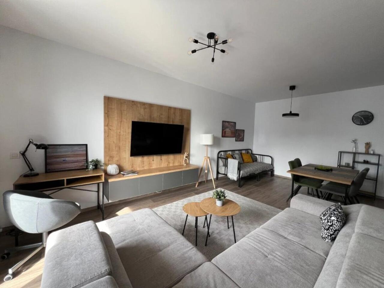 High-Rise Luxury Apartment With Free Parking Bükreş Dış mekan fotoğraf